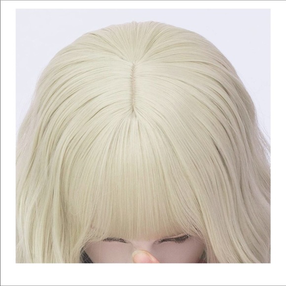 🆕️ Wavy Shoulder Length Heat Resistant Wig Blonde - Picture 5 of 6